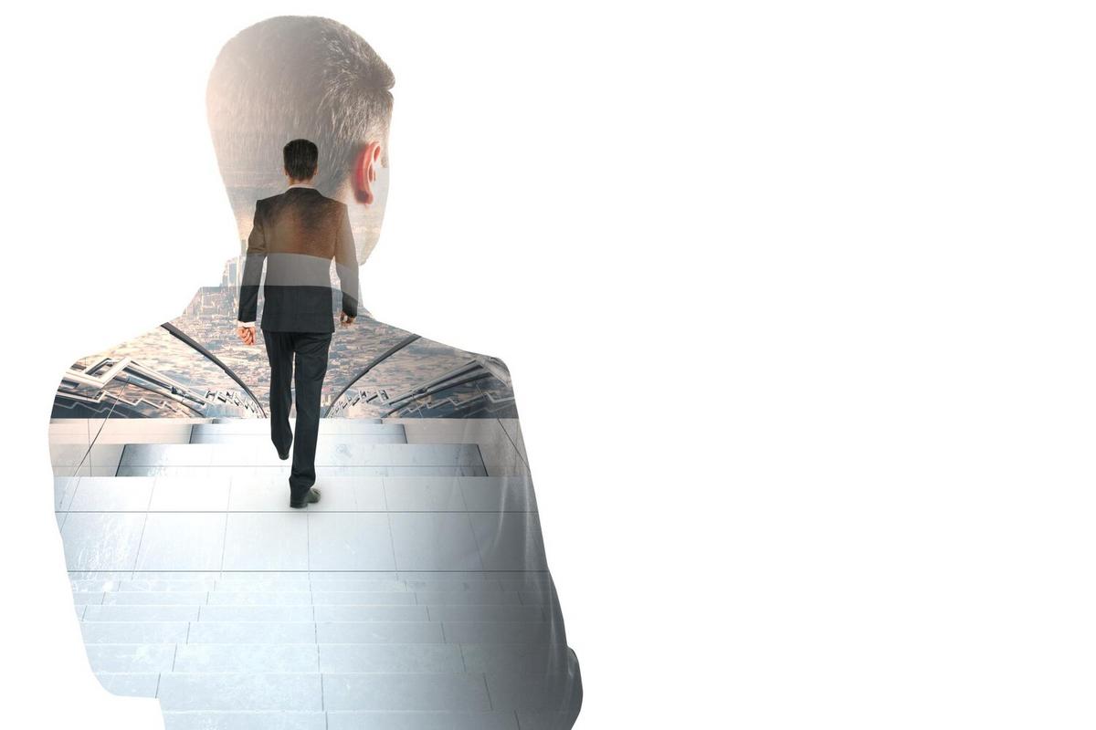 Upskilling vs. Reskilling: What’s the Best Path for You?